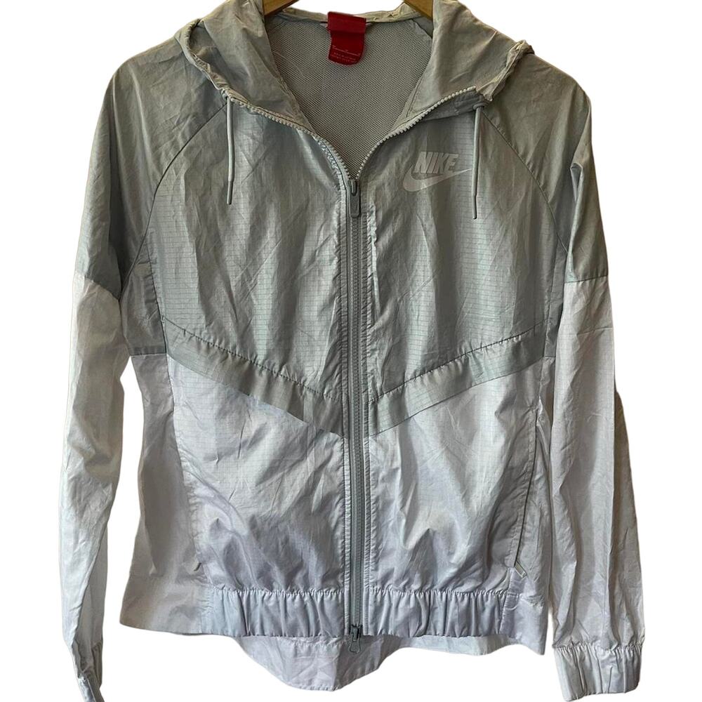 Vintage Y2K Grey and White Nike Windbreaker Jacket Women’s Medium
